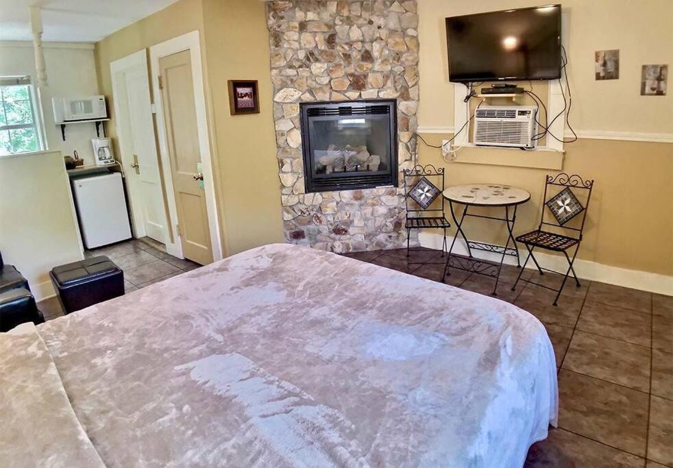 Tuscany Dream Rock Cottage/#8 Eureka Springs Exterior photo